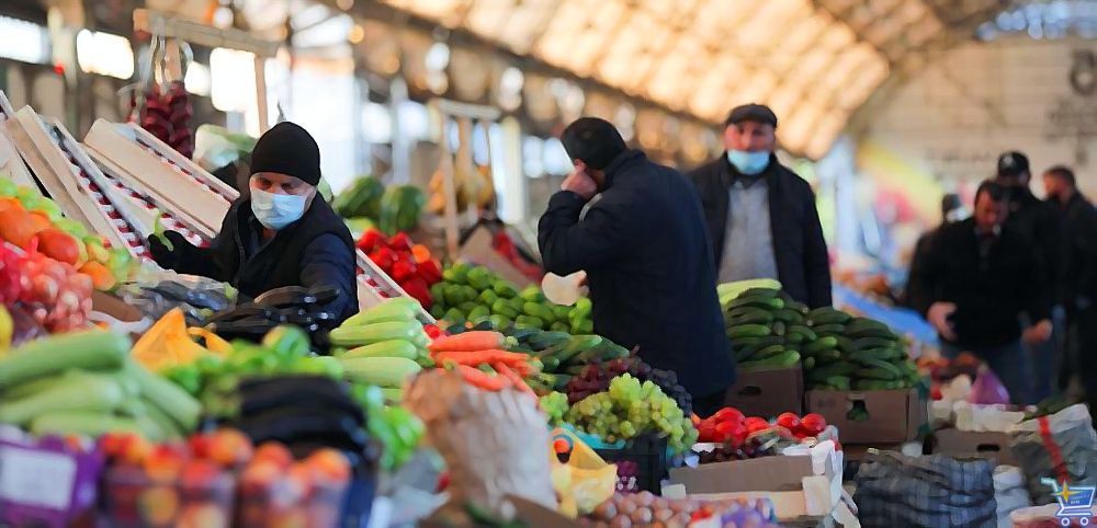Обязательны навесы над открытыми зонами рынка. Это защитит продукты от неблагоприятных факторов: осадков и прямых солнечных лучей
